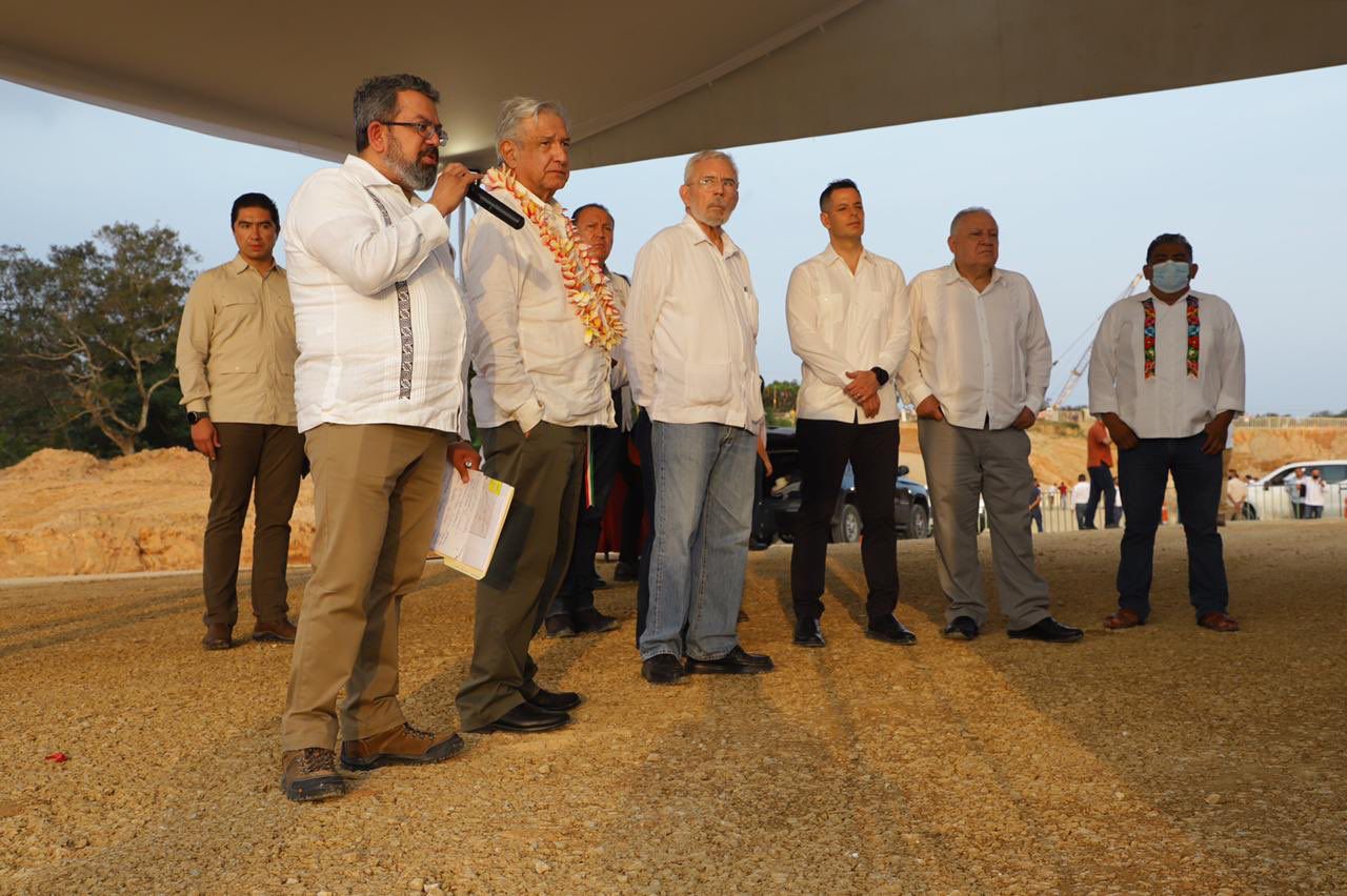 Supervisa el presidente AMLO y el gobernador Murat, avance del corredor interoceánico Supervisa el presidente AMLO y el gobernador Murat, avance del corredor interoceánico