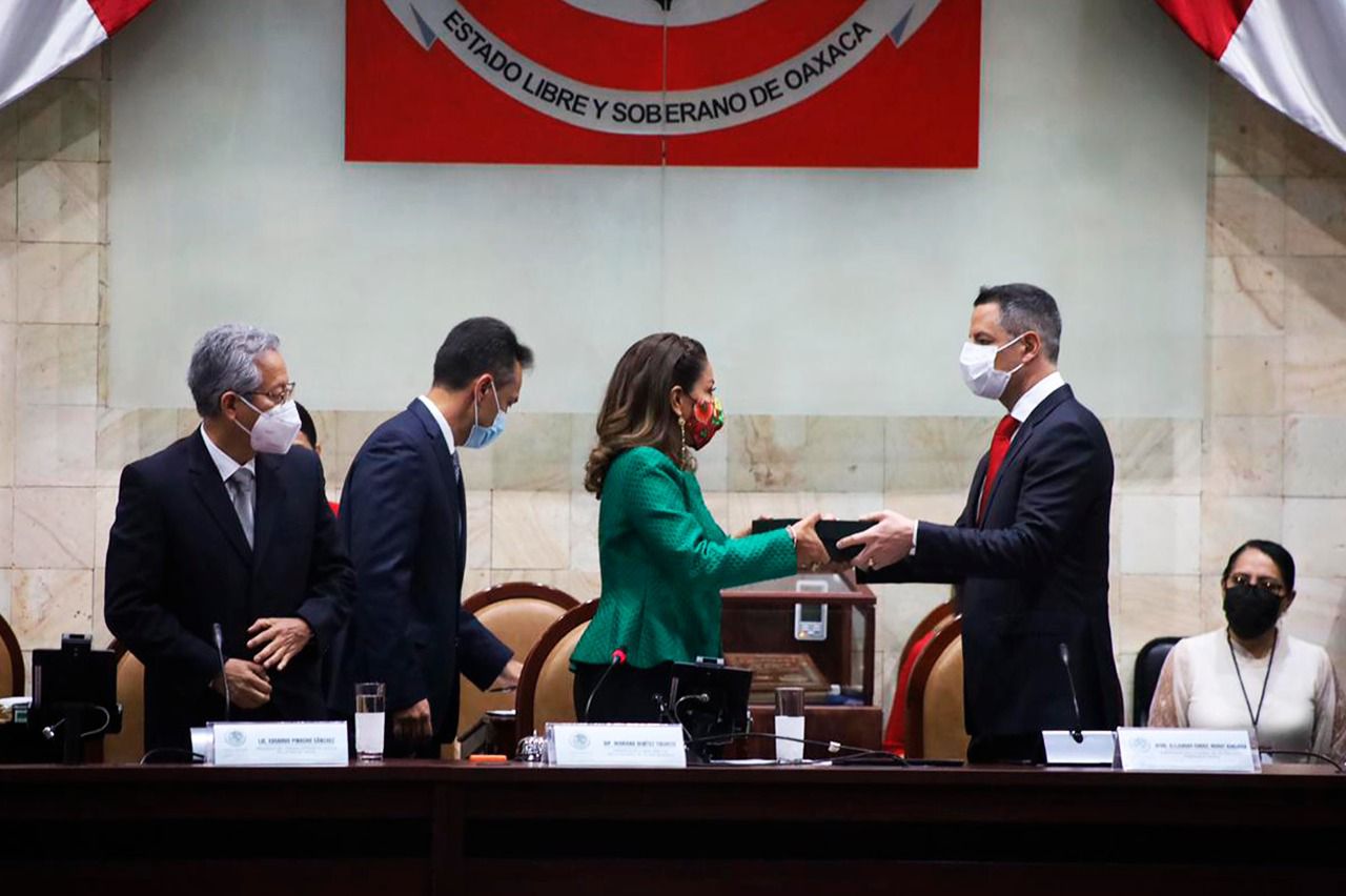 Cumple Murat con la entrega de su V informe de gobierno ante la cámara de diputados, con mayoría de Morena