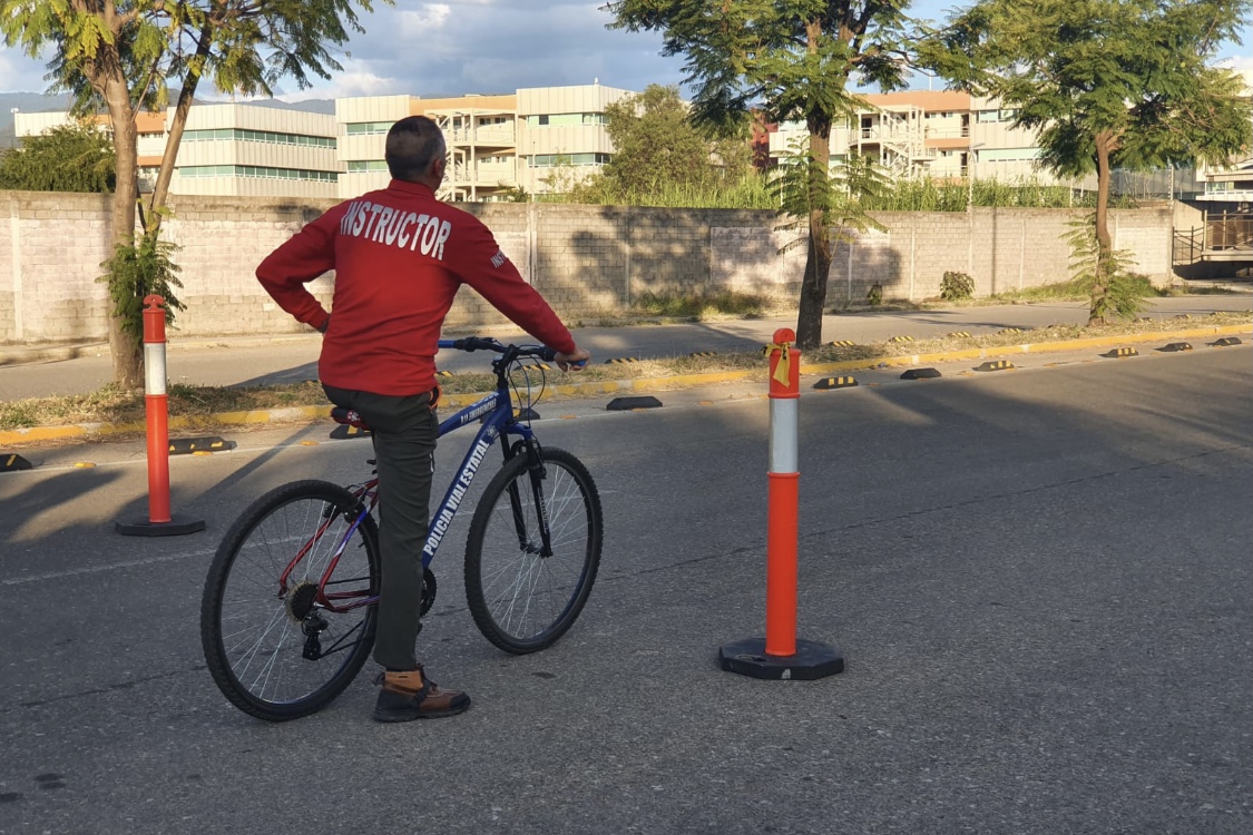 Para reducir los atropellamientos, en Oaxaca, crean grupos operativos de protección a ciclistas y peatones, con policías y choferes de transporte.