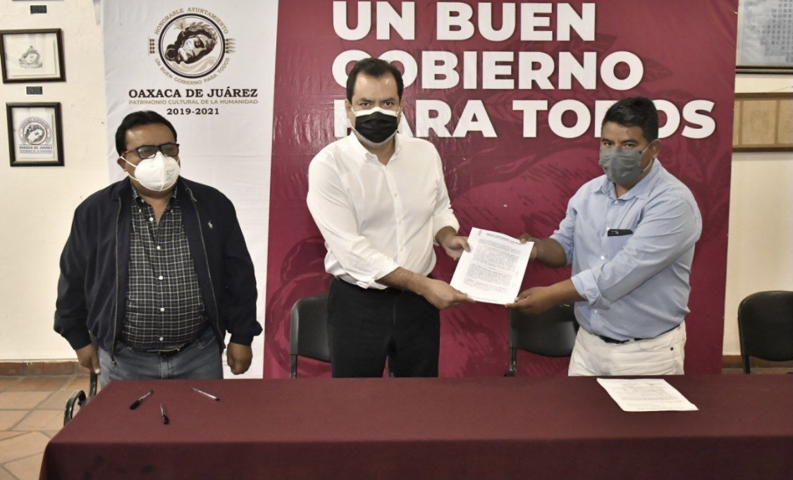 Libera Ayuntamiento pago de gasolina a camiones recolectores de basura, tras paro y bloqueo de la ciudad e inicia recolección de mas de 8 toneladas de desperdicios.