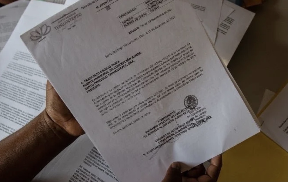 Denuncian en Tehuantepec, Oaxaca a una alcalde de Morena de no deja votar a mujeres en elecciones a pesar de sentencia judicial