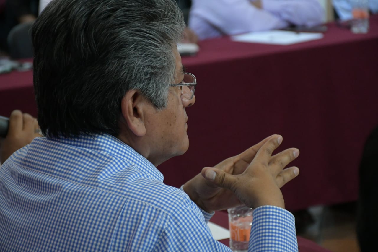 Encabeza Francisco Martinez Nery, alcalde electo de Oaxaca, reunión de transición con gobierno de alcalde saliente Oswaldo Garcia.