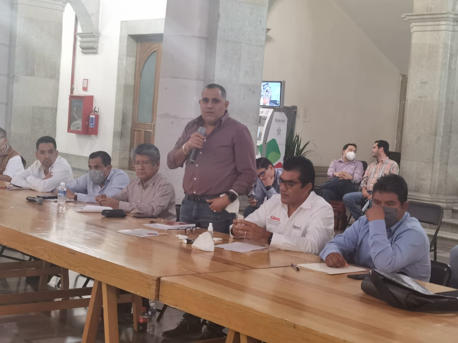 Ante incapacidad de dialogo del alcalde saliente Oswaldo Garcia, le entra al quite el presidente municipal electo Francisco Martinez Nery para resolver conflicto por la basura Ante incapacidad de dialogo del alcalde saliente Oswaldo Garcia, le entra al quite el presidente municipal electo Francisco Martinez Nery para resolver conflicto por la basura