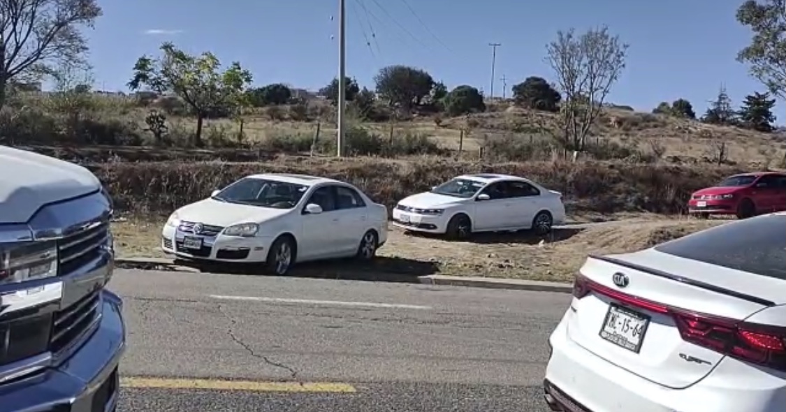 A pesar de sanciones aprobadas a quienes toman casetas de cobro, siguen, los bloqueos en la autopista Oaxaca-México