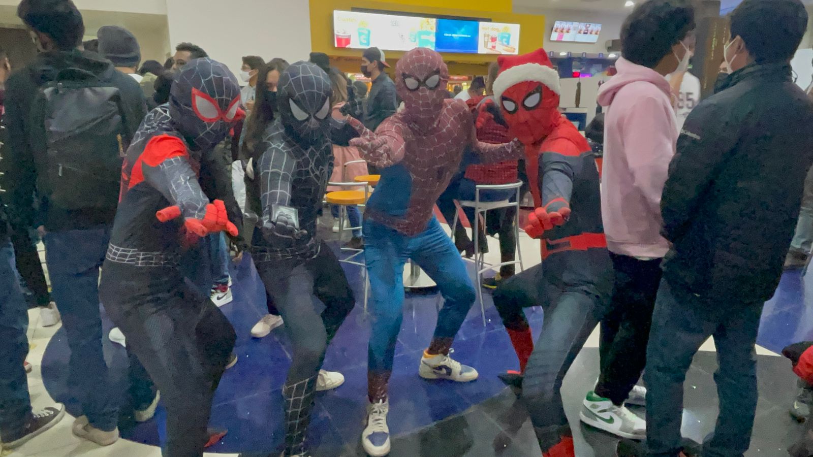 Cines repletos en el estreno de la película Spiderman: No Way Home en Oaxaca