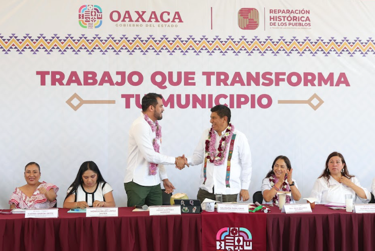 Anuncian inversión para caminos y cultura en San Juan Cacahuatepec, la tierra del universal Álvaro Carrillo Anuncian inversión para caminos y cultura en San Juan Cacahuatepec, la tierra del universal Álvaro Carrillo