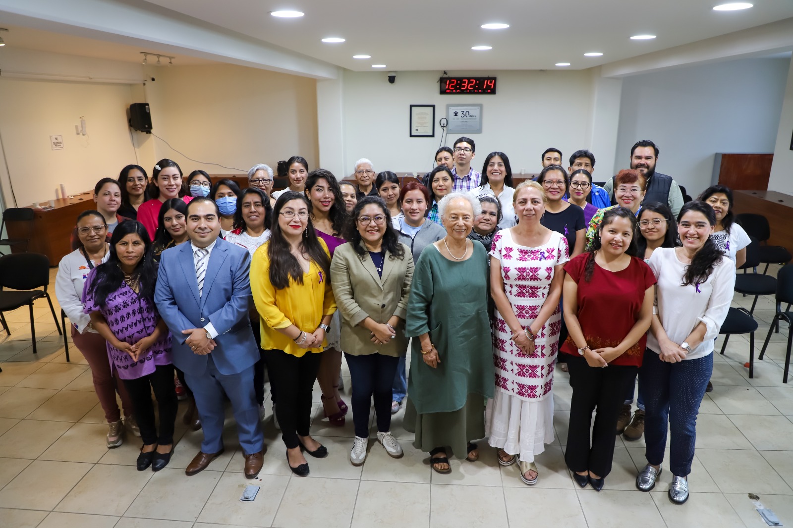 Celebra IEEPCO conferencia para conmemorar el aniversario del voto de la mujer