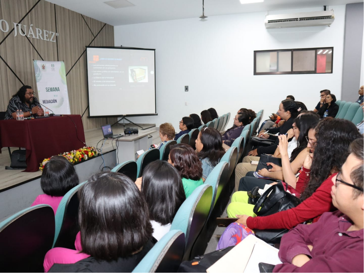 Imparten especialistas conferencias; magistrales en la Semana de la Mediación