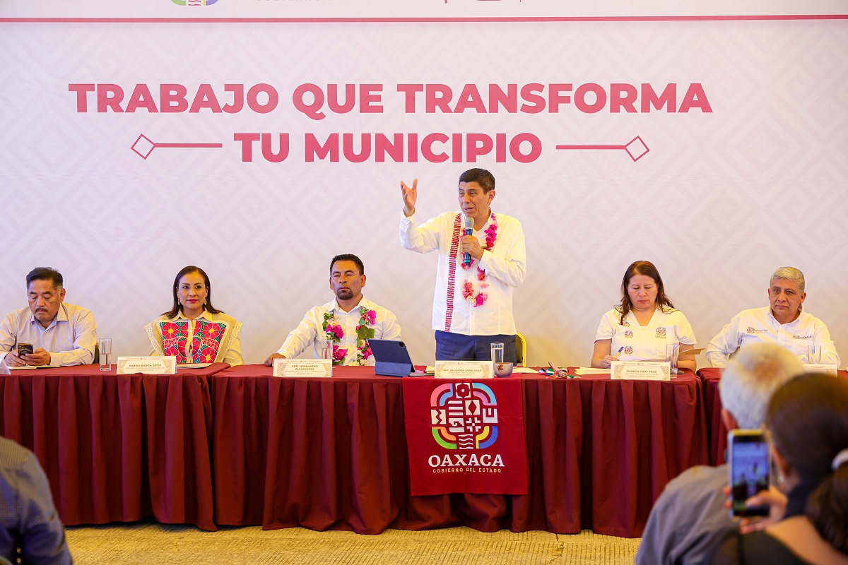 Con caminos, salud y vivienda, cumple Salomón Jara a San Jerónimo Sosola Con caminos, salud y vivienda, cumple Salomón Jara a San Jerónimo Sosola