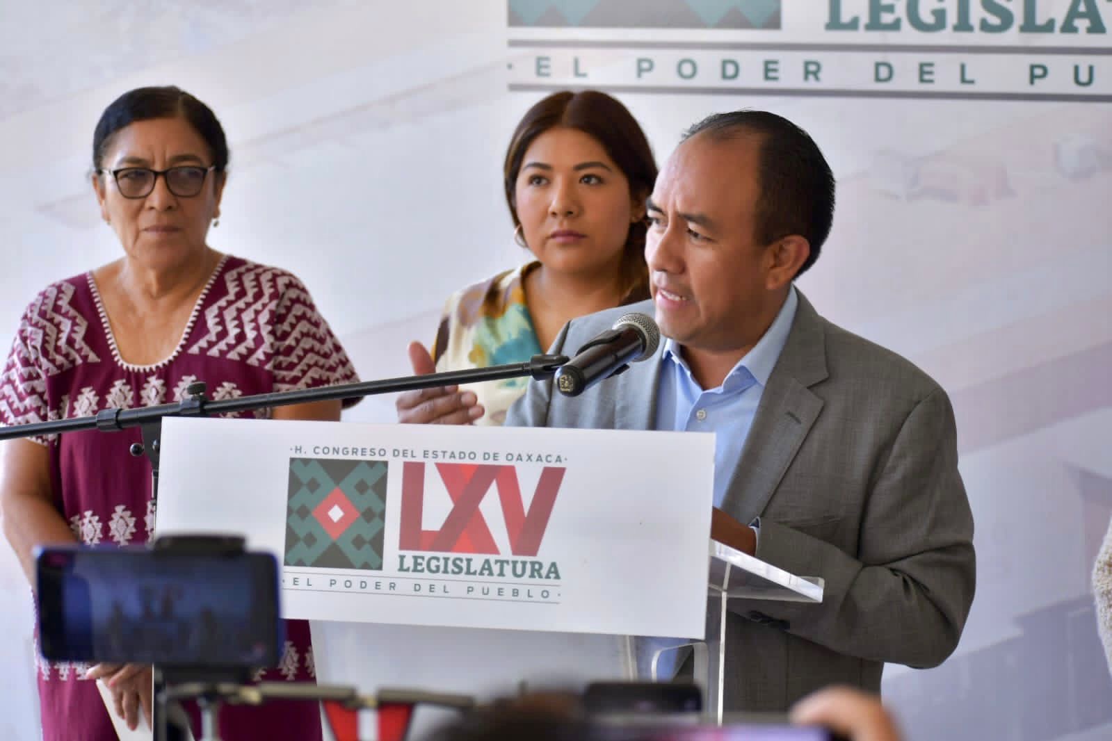 Niega Congreso responsabilidad en reducción de participaciones al municipio de Santa Cruz Xoxocotlán Niega Congreso responsabilidad en reducción de participaciones al municipio de Santa Cruz Xoxocotlán