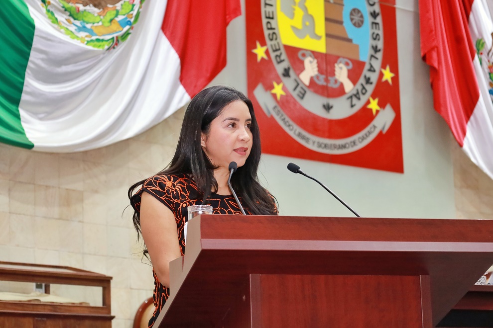 Gobierno de Oaxaca comprometido en atender la política de igualdad entre mujeres y hombres: Eliza Zepeda Gobierno de Oaxaca comprometido en atender la política de igualdad entre mujeres y hombres: Eliza Zepeda