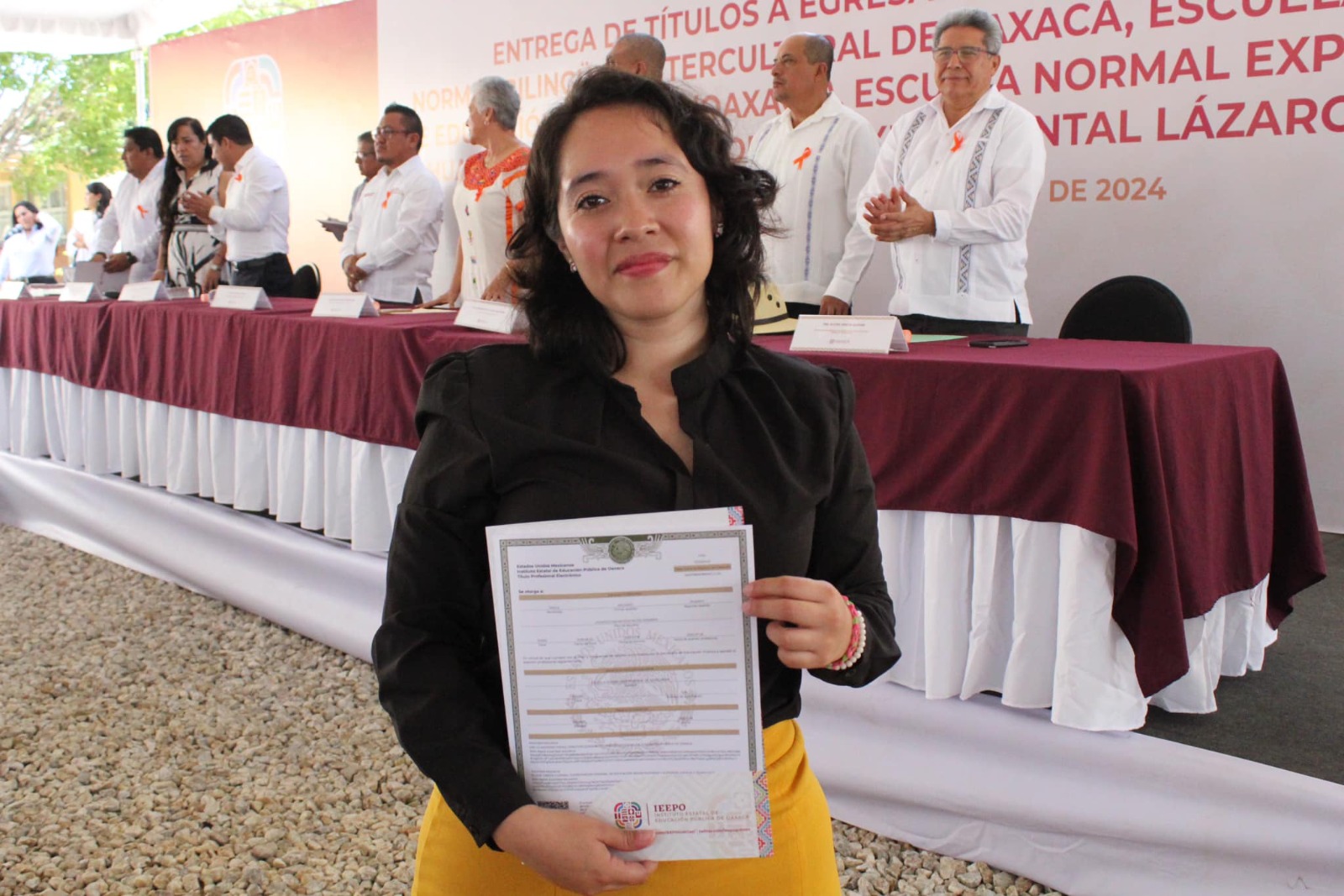 Realiza IEEPO primera entrega de 2024 de títulos profesionales a egresados de Escuelas Normales de Oaxaca Realiza IEEPO primera entrega de 2024 de títulos profesionales a egresados de Escuelas Normales de Oaxaca