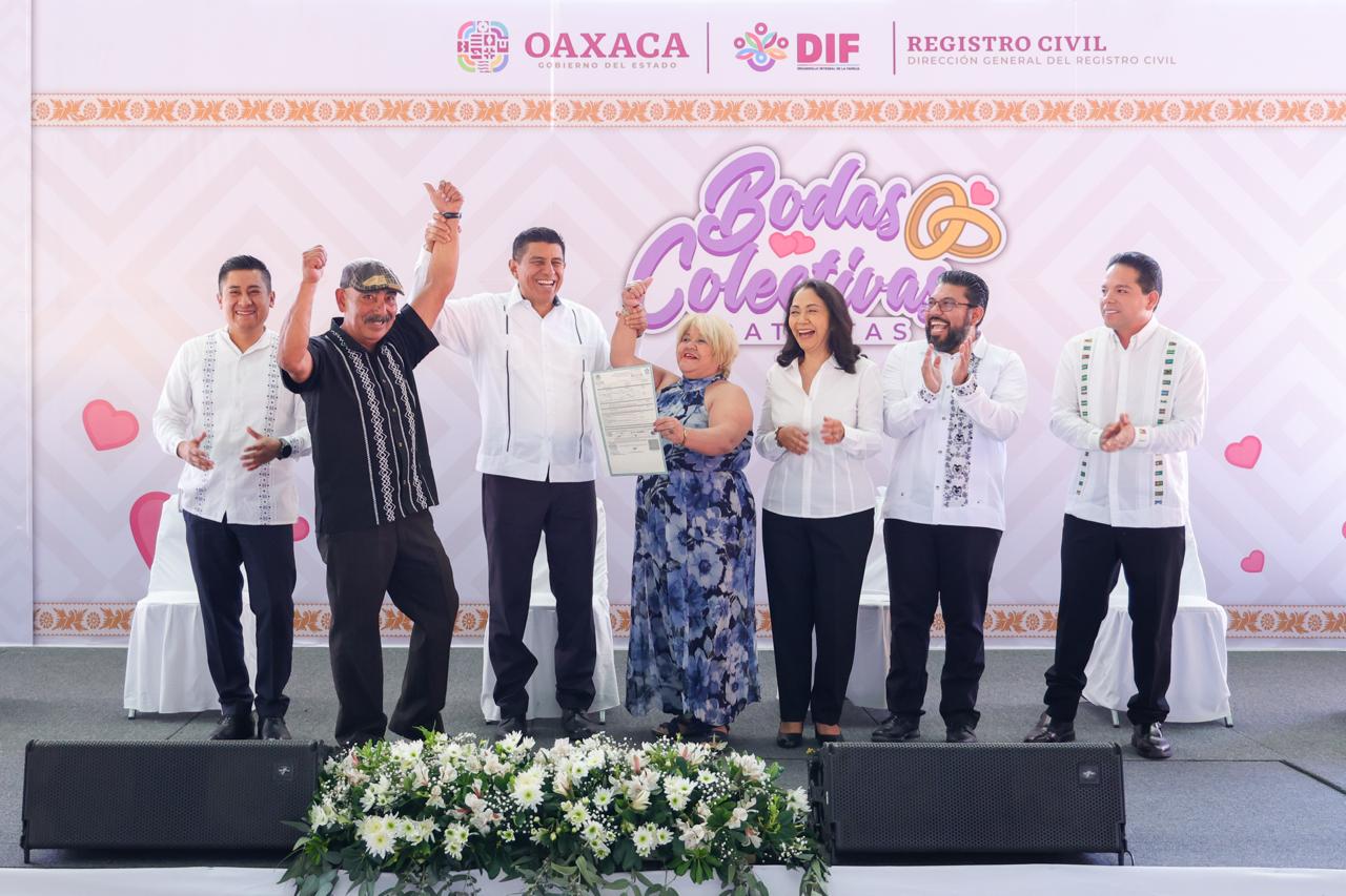 Doña Cecilia y Don Alonso se dieron el sí con todos los derechos en Bodas Colectivas Gratuitas Doña Cecilia y Don Alonso se dieron el sí con todos los derechos en Bodas Colectivas Gratuitas