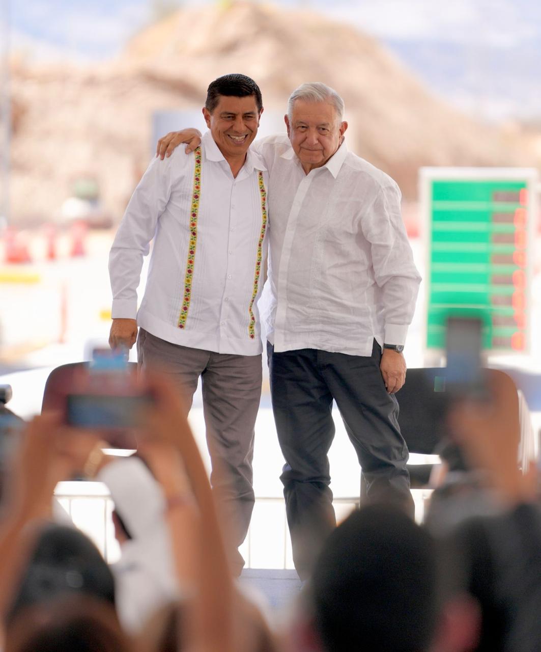 Autopista Oaxaca- Puerto Escondido, el sueño de más de 15 años se consolida en la Cuarta Transformación Autopista Oaxaca- Puerto Escondido, el sueño de más de 15 años se consolida en la Cuarta Transformación