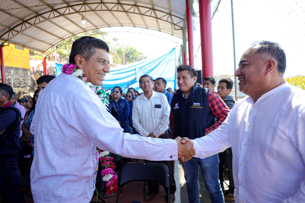 Refrenda Gobierno de Oaxaca compromiso para resarcir el rezago en San Agustín Loxicha Refrenda Gobierno de Oaxaca compromiso para resarcir el rezago en San Agustín Loxicha