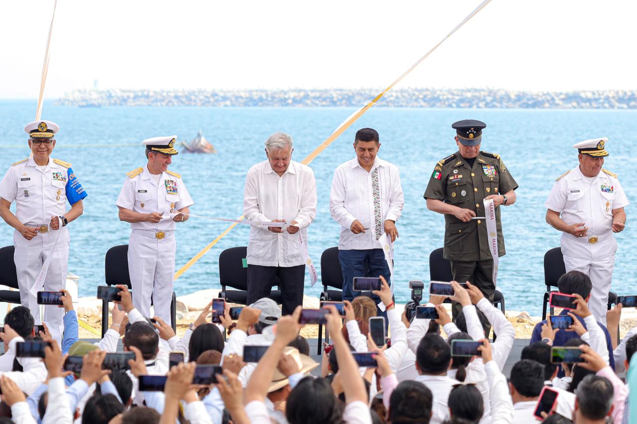 Rompeolas de Salina Cruz, la infraestructura marítima de mayor relevancia en América Latina: Salomón Jara Rompeolas de Salina Cruz, la infraestructura marítima de mayor relevancia en América Latina: Salomón Jara