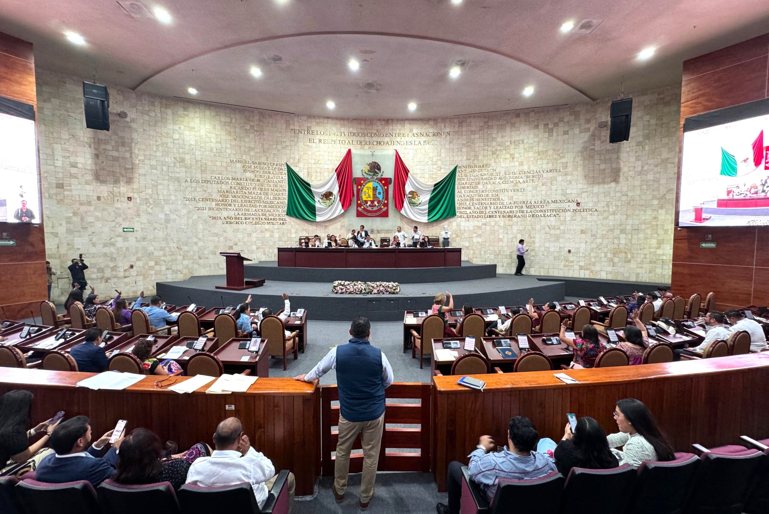 Aprueba Congreso Leyes de Ingresos de 71 municipios de Oaxaca Aprueba Congreso Leyes de Ingresos de 71 municipios de Oaxaca