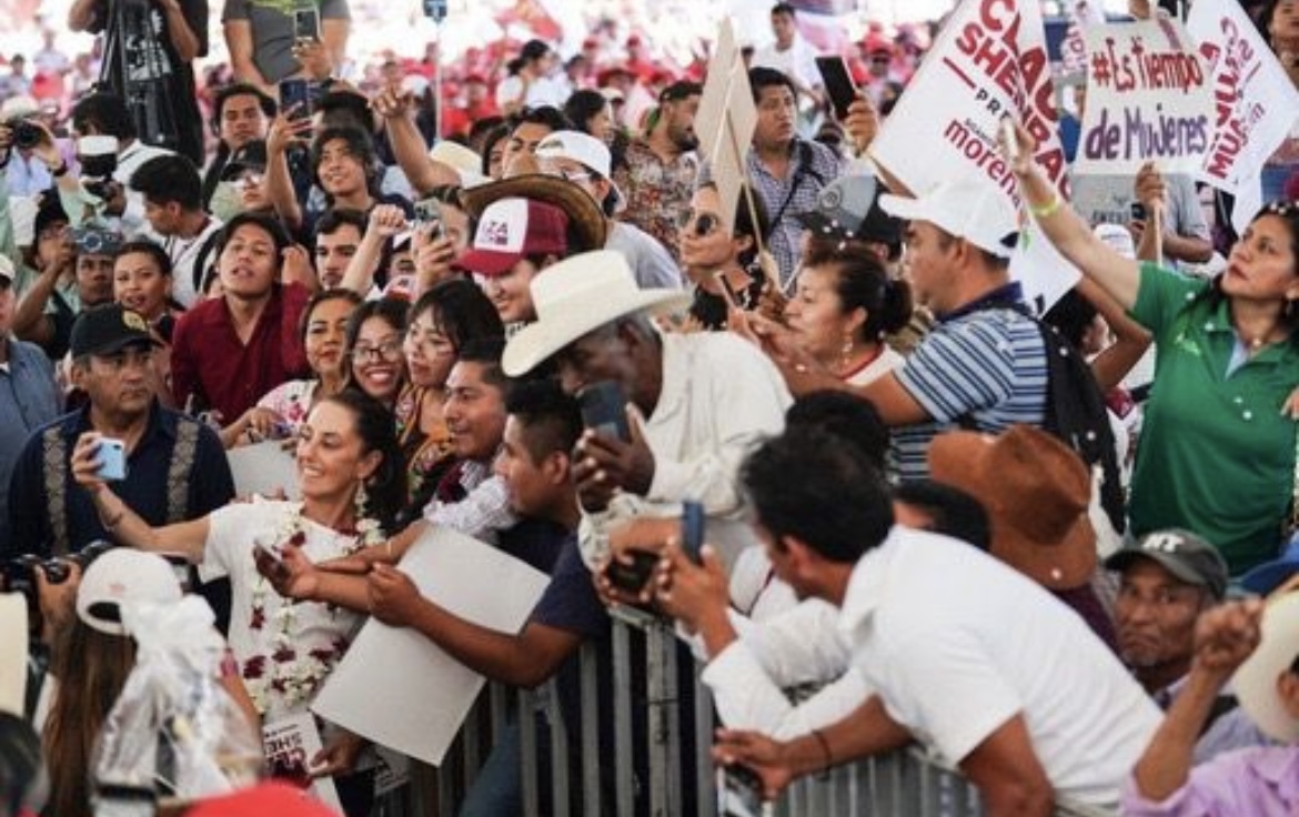 Siempre debemos estar cerca del pueblo, no vivimos en una torre de cristal: Claudia Sheimbaum va por un gobierno cercano a los mexicanos desde Puerto Escondido, Oax. Siempre debemos estar cerca del pueblo, no vivimos en una torre de cristal: Claudia Sheimbaum va por un gobierno cercano a los mexicanos desde Puerto Escondido, Oax.