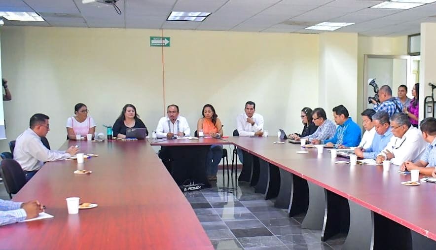 Diputadas y diputados participan en mesa de trabajo interinstitucional sobre el agua