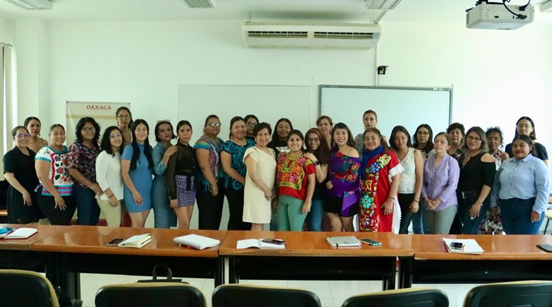Preparan a equipo de abogadas para atender a mujeres violentadas Preparan a equipo de abogadas para atender a mujeres violentadas