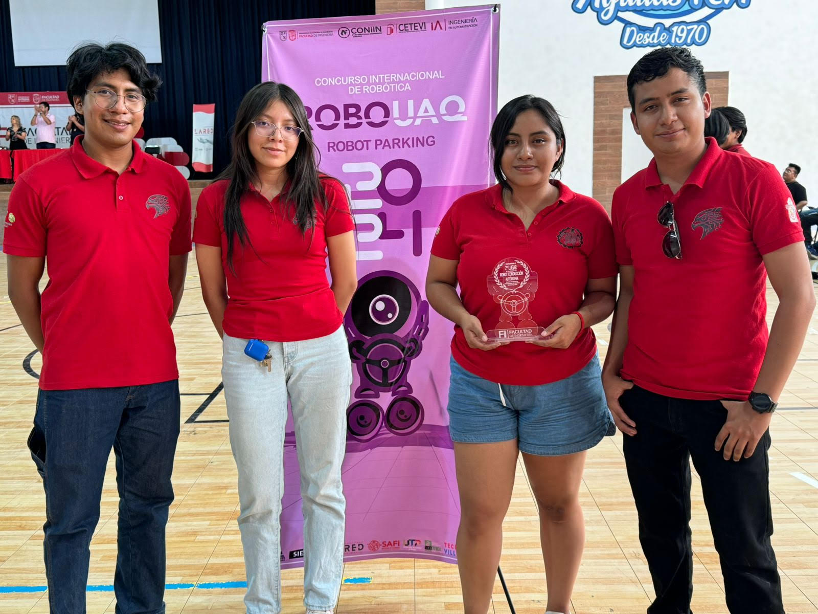 Destacan estudiantes oaxaqueños en Concurso Internacional de Robótica RoboUAQ 2024