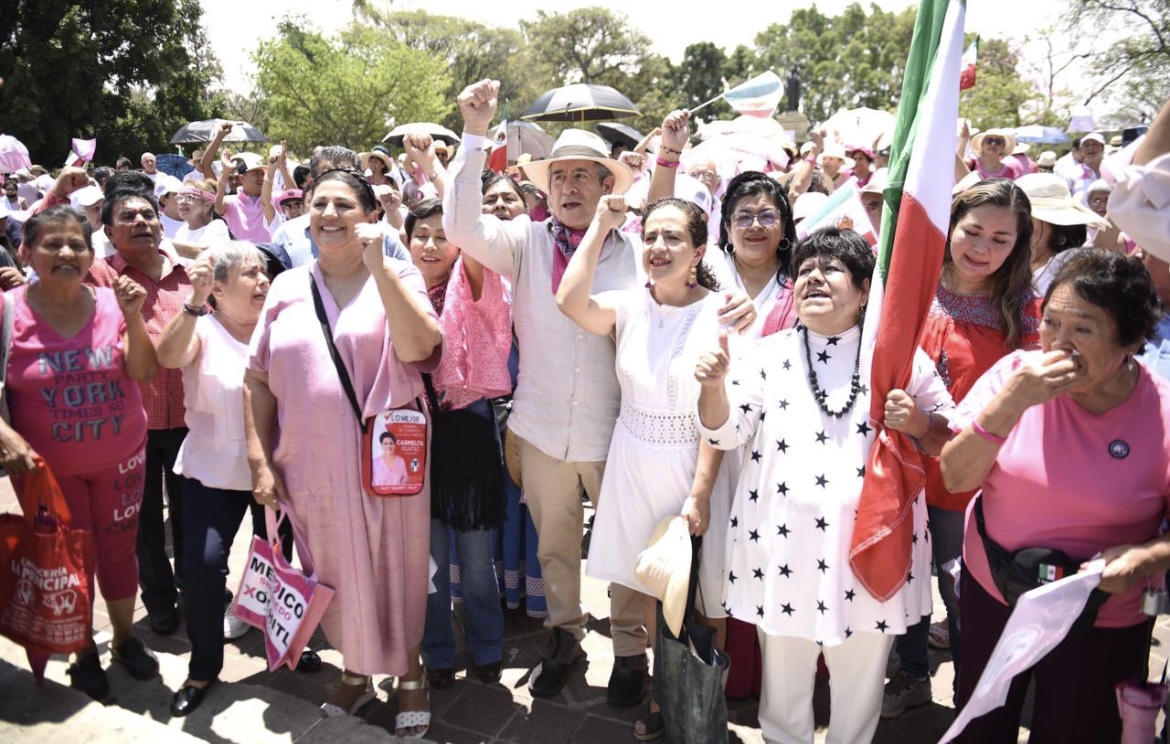 En Oaxaca la marea rosa a favor de Xochilt Galvez aglutino a 3 mil activistas