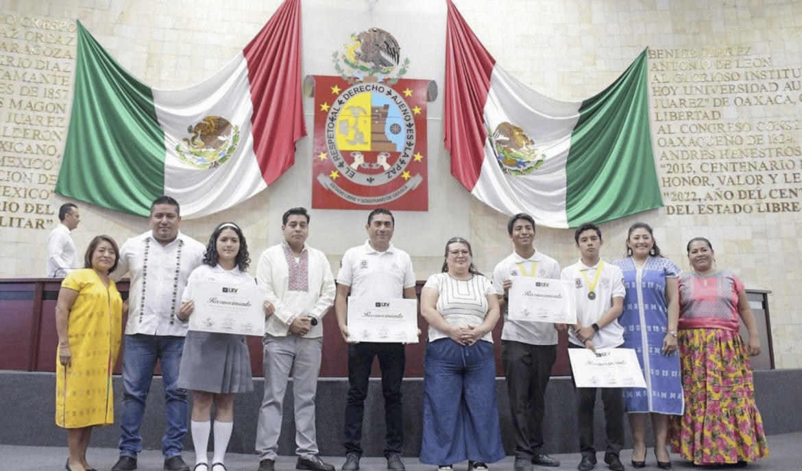 Reconoce Congreso a estudiantes que ganaron concurso de robótica en Ecuador *