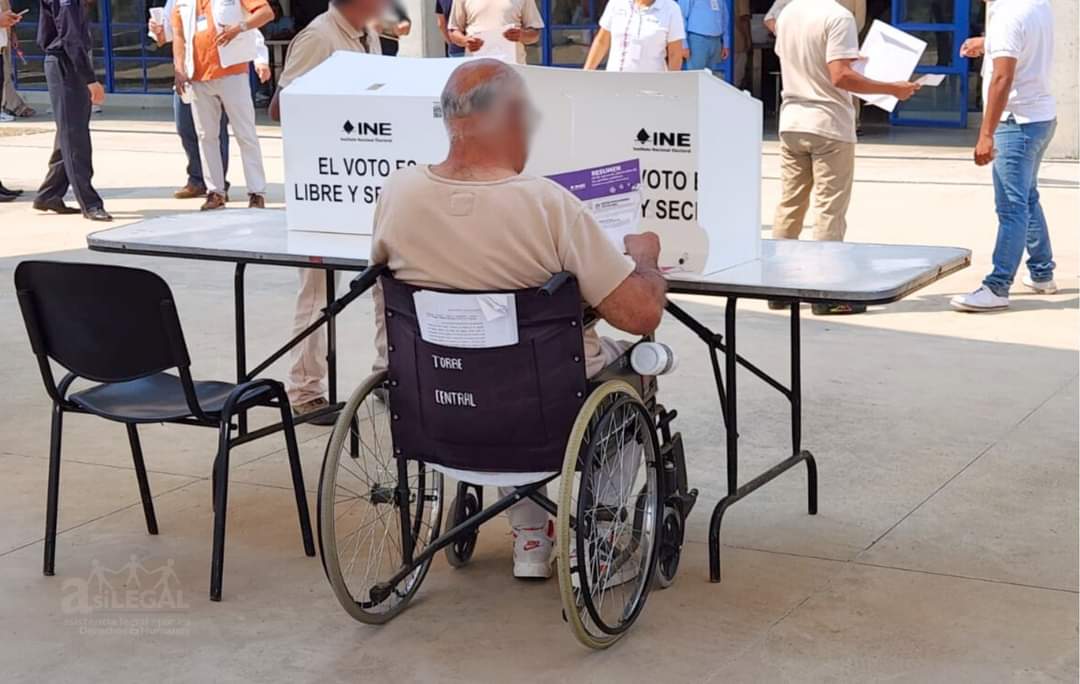 Mil reclusos ejercen su voto libre para elegir presidenta de la Republica en las carceles de Oaxaca Mil reclusos ejercen su voto libre para elegir presidenta de la Republica en las carceles de Oaxaca
