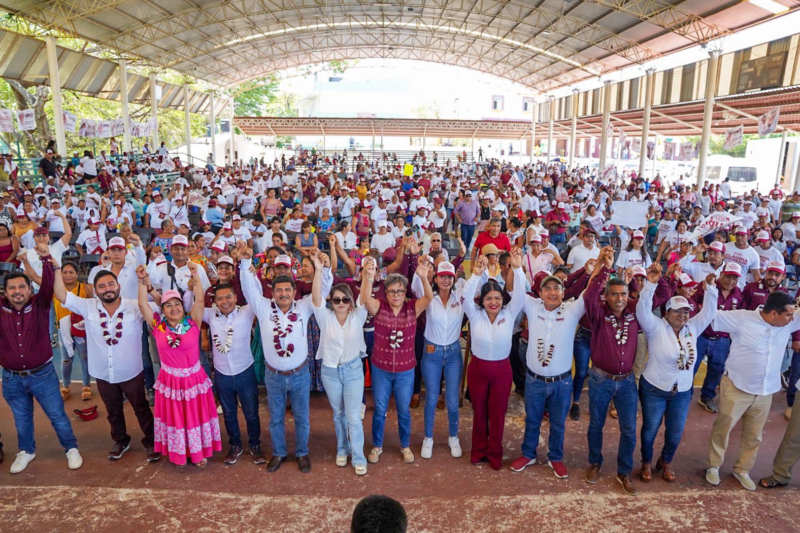 Ni un paso atras a la transformacion de la costa de Oaxaca: Benjamin Viveros