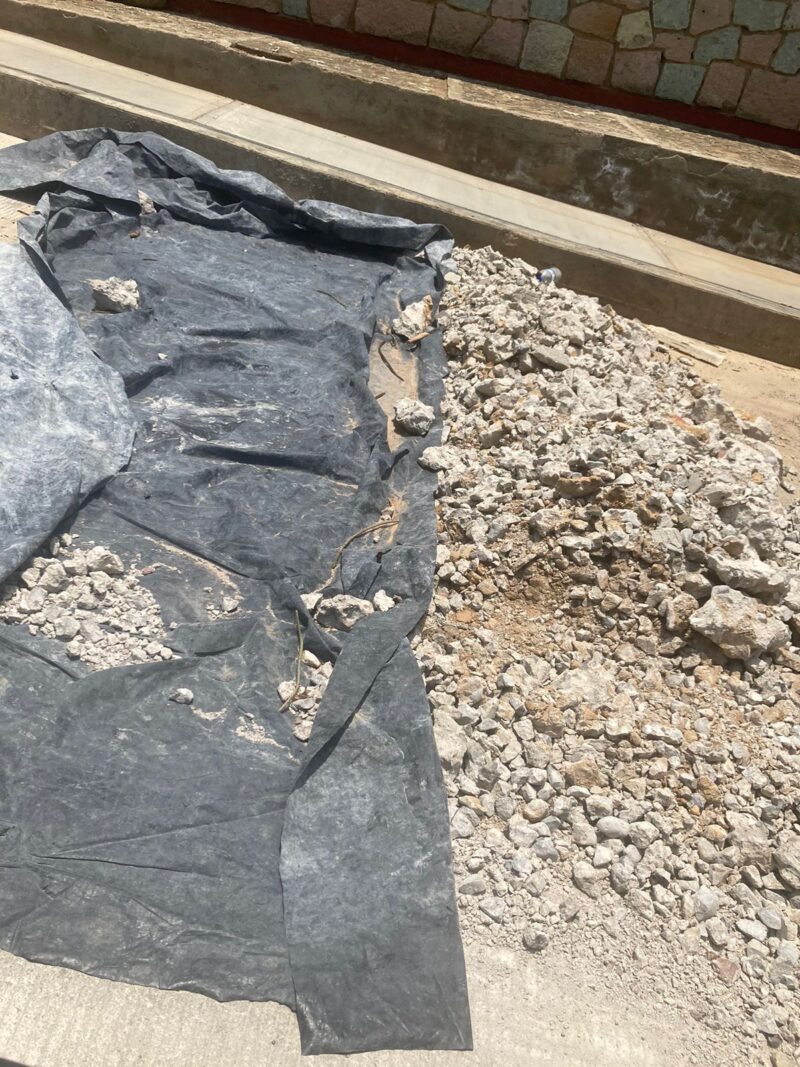 El colmo de los colmos; vecinos destruyen obra de pavimentación recién culminada en la colonia Volcanes