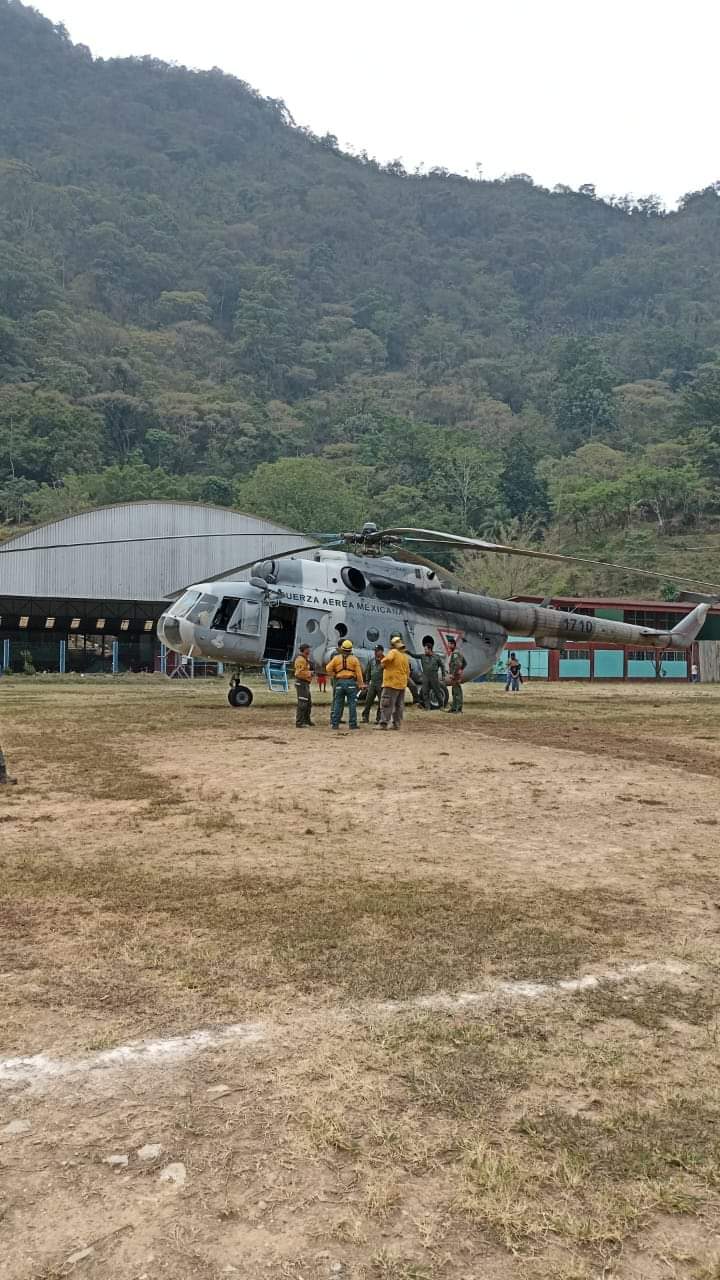 Llega Helicóptero de la Sedena a San José Tenango