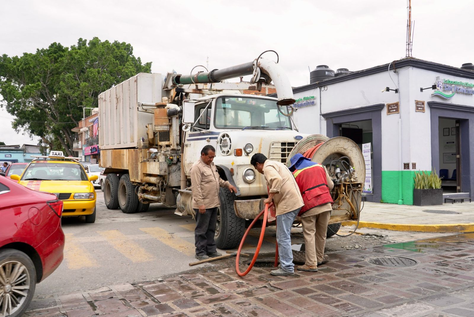 Continúa Soapa con desazolves preventivos de alcantarillas por ocurrencia de lluvias