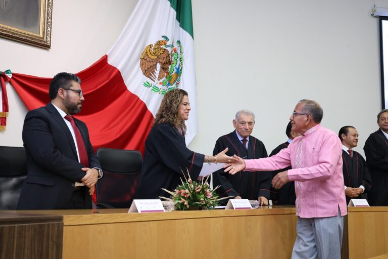 En el marco del Día de la Abogada y el Abogado Por vez primera en su historia, entrega PJEO reconocimientos a secretarios judiciales, actuarios y oficiales administrativos