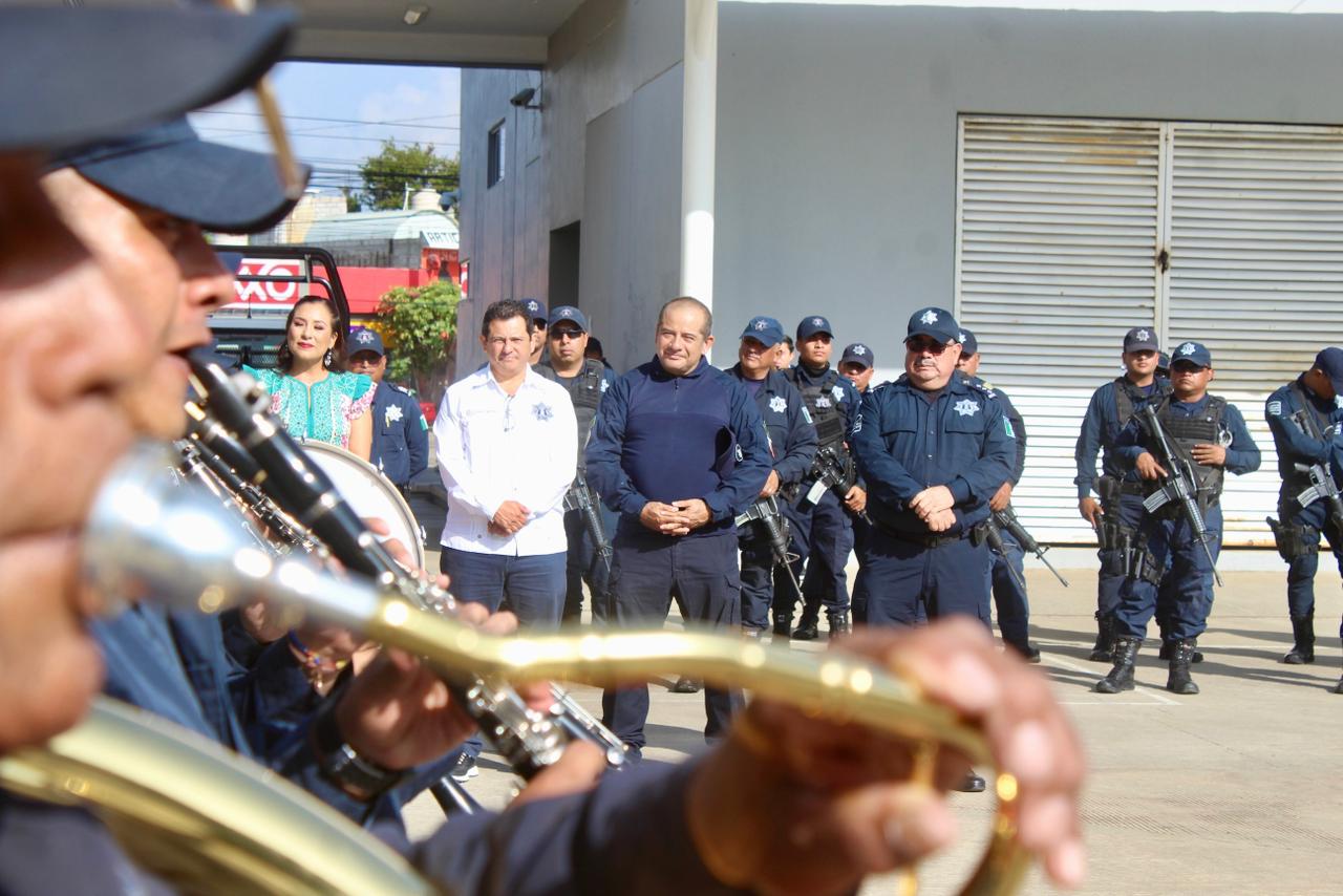 Banda de Música de la Policía Estatal recibe nuevos instrumentos musicales