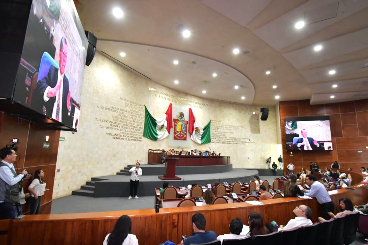 Conmemoran en sesión el 201 aniversario del Congreso de Oaxaca Conmemoran en sesión el 201 aniversario del Congreso de Oaxaca