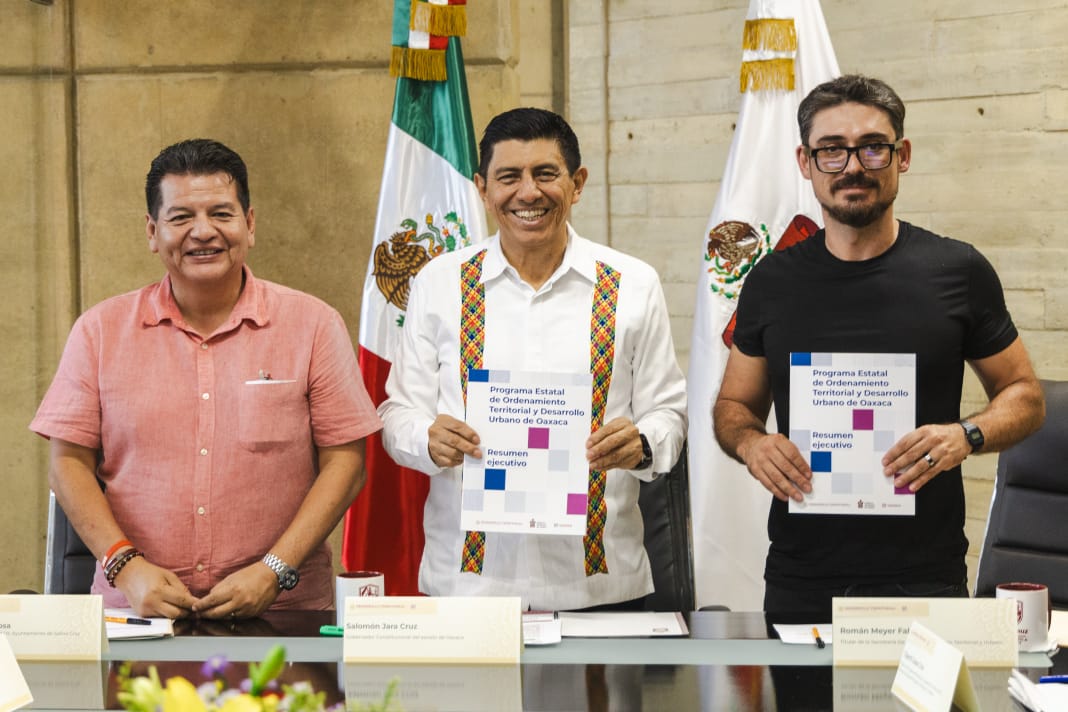 Recibe Oaxaca Programa Estatal de Ordenamiento Territorial, garantiza  crecimiento e inversión estratégica