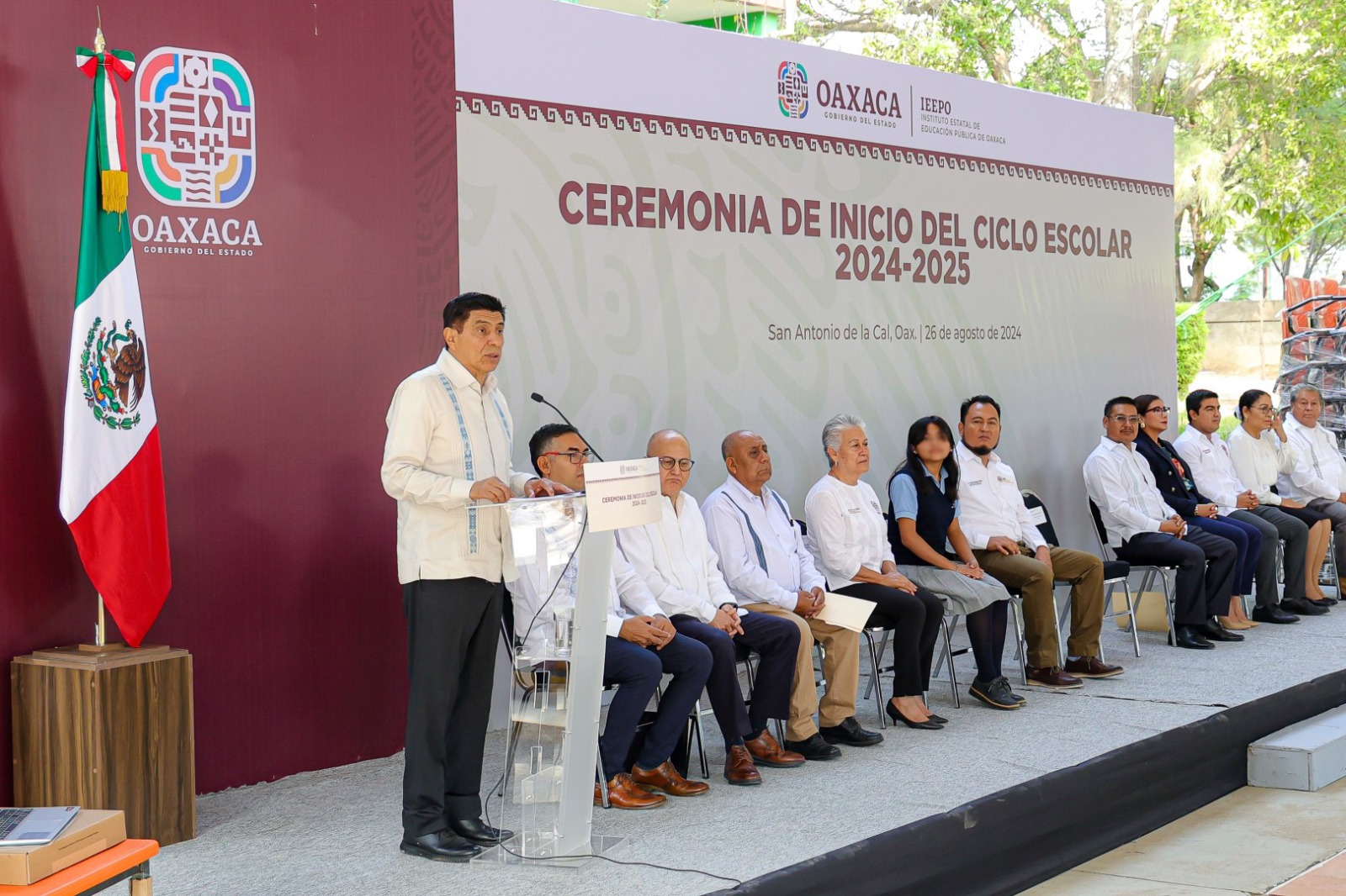 “Educar es transformar”: Salomón Jara Cruz, durante inicio del ciclo escolar 2024-2025 “Educar es transformar”: Salomón Jara Cruz, durante inicio del ciclo escolar 2024-2025
