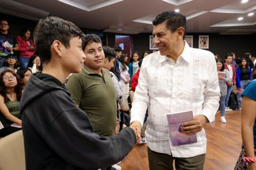 Fomenta Gobierno de Oaxaca la lectura en jóvenes estudiantes