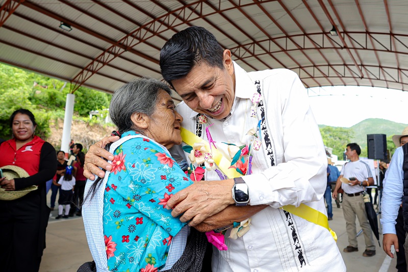 Refrenda Salomón Jara compromiso para atender el camino de la ruta del Flechador del Sol en la Mixteca Refrenda Salomón Jara compromiso para atender el camino de la ruta del Flechador del Sol en la Mixteca