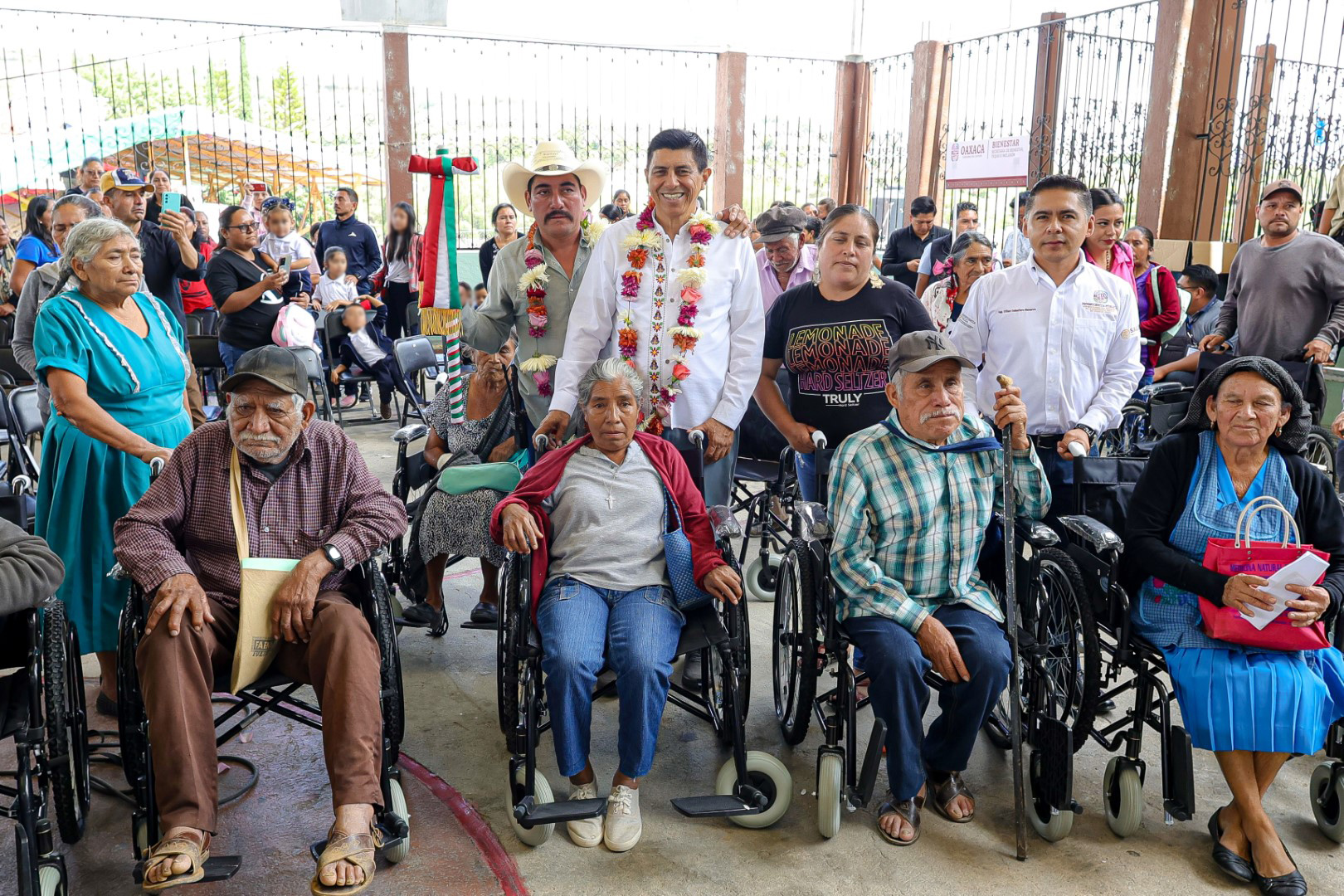Gobierno de Oaxaca contribuye en la reparación de edificios históricos en San Ildefonso Amatlán Gobierno de Oaxaca contribuye en la reparación de edificios históricos en San Ildefonso Amatlán