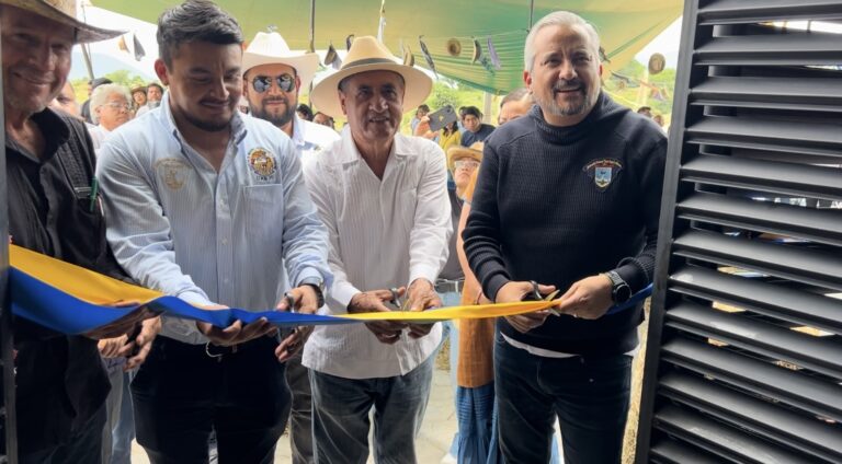 Inauguran hospital de veterinaria en Oaxaca, unico en su tipo en zona sureste de Mexico