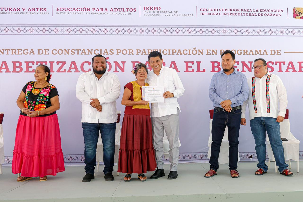 Impulsa Gobierno de la Primavera Oaxaqueña jornada para combatir analfabetismo en el estado