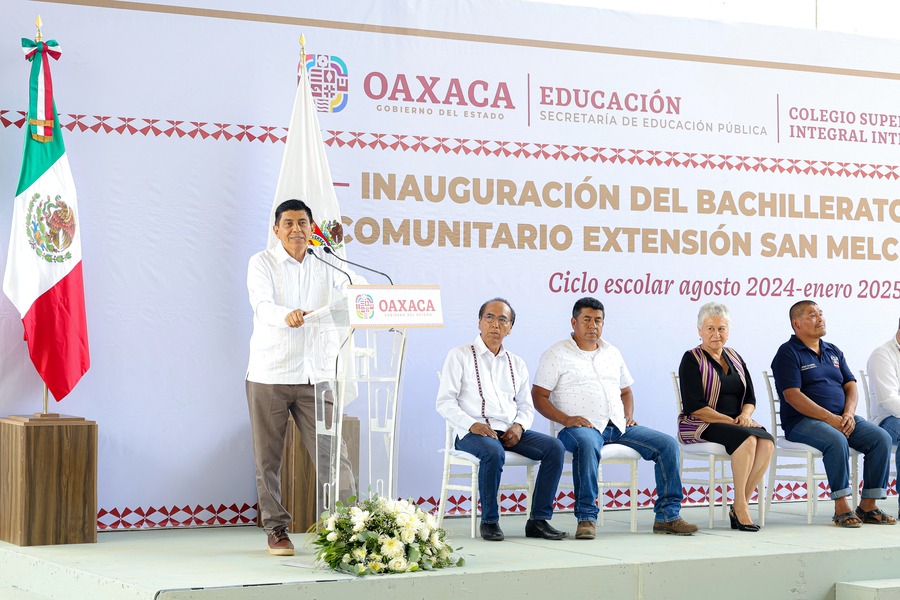 Inaugura Salomón Jara el Bachillerato Integral Comunitario Extensión San Melchor Betaza