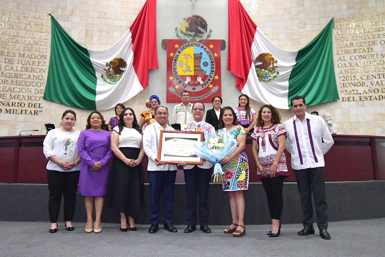 Reconoce Congreso 37 años de trayectoria del director artístico Héctor Arturo Hernández Villar Reconoce Congreso 37 años de trayectoria del director artístico Héctor Arturo Hernández Villar