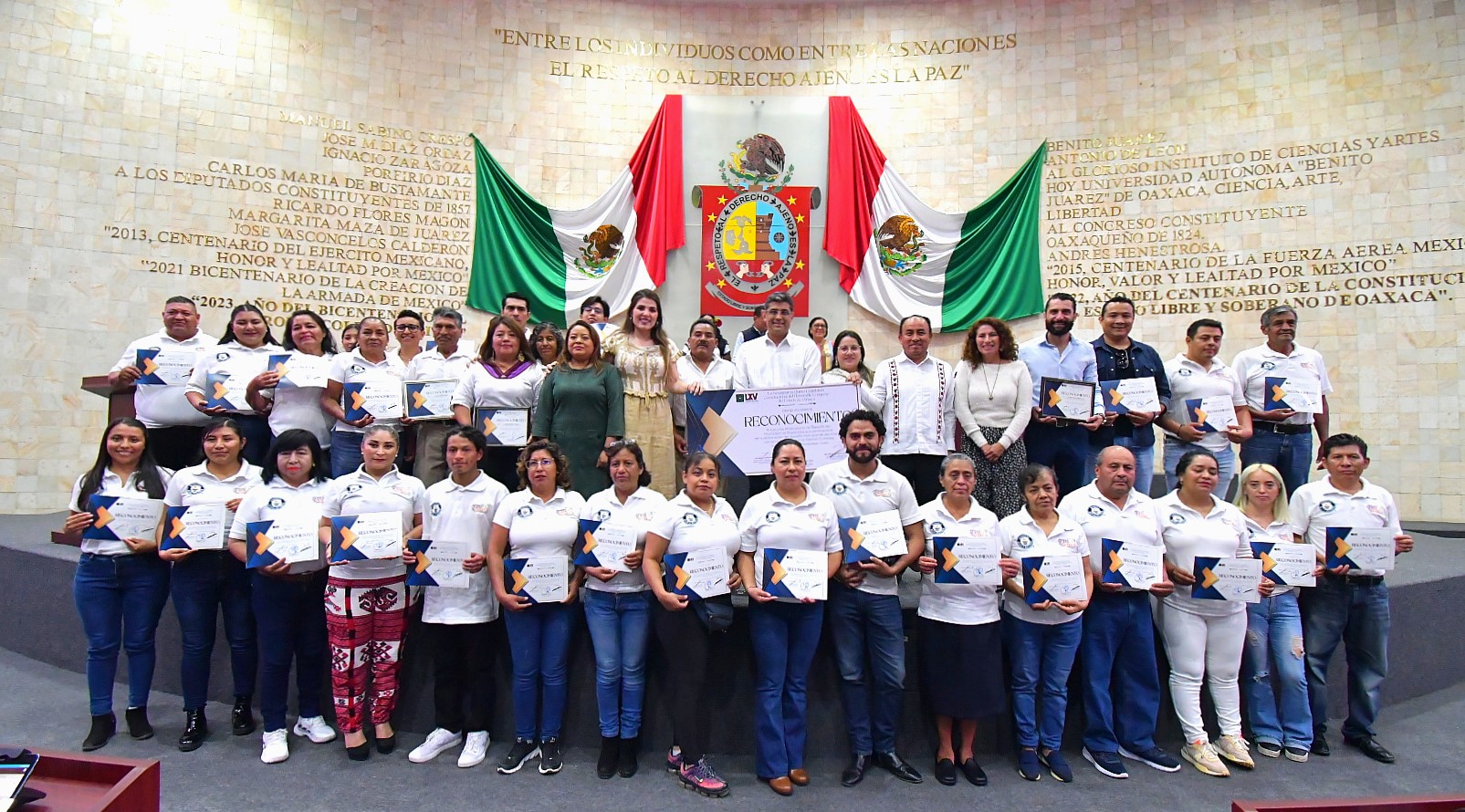 Reconoce Congreso a productoras y productores de quesillo de Reyes Etla por obtener Récord Guinness Reconoce Congreso a productoras y productores de quesillo de Reyes Etla por obtener Récord Guinness