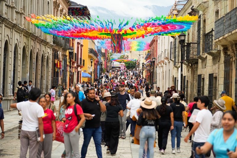 Temporada de verano deja más de 2 mil mdp en derrama económica para Oaxaca Temporada de verano deja más de 2 mil mdp en derrama económica para Oaxaca