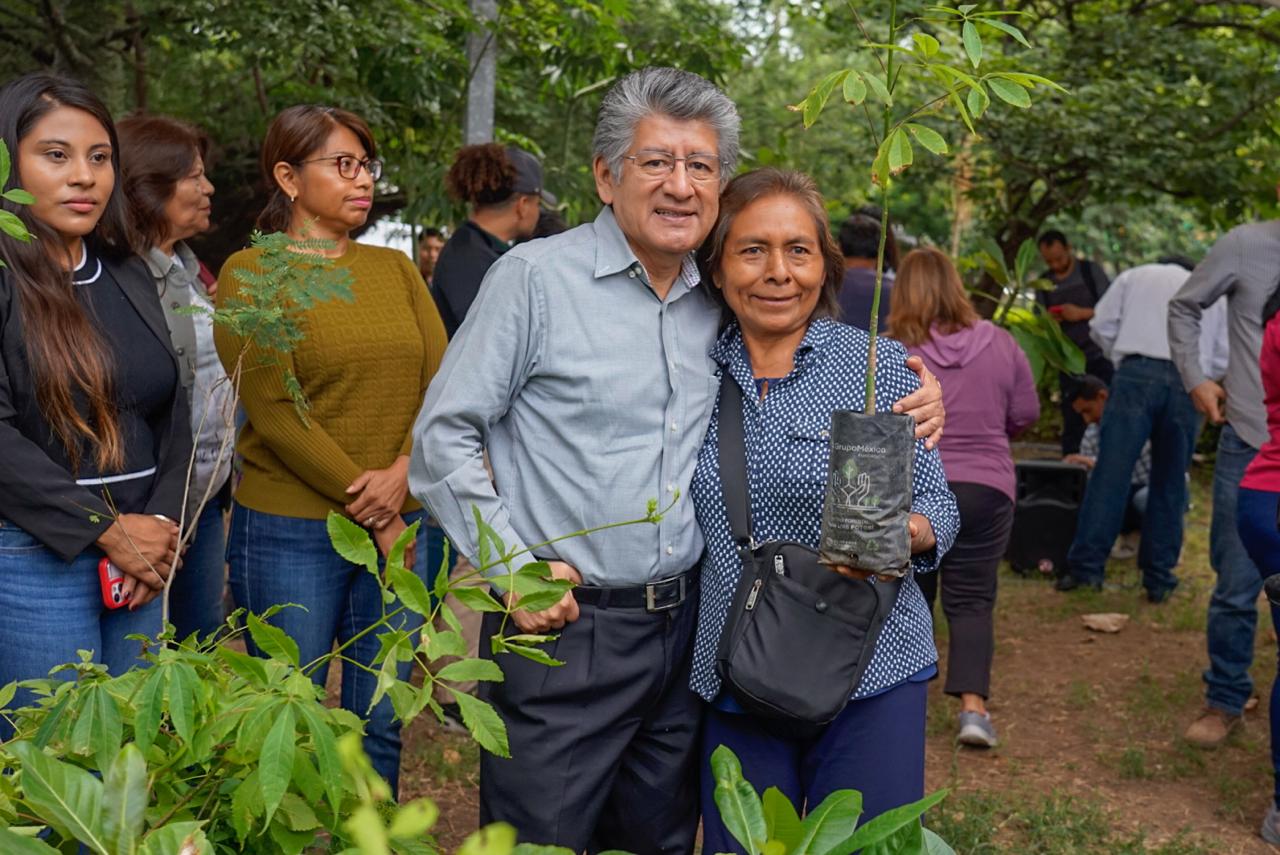 Agradece Municipio amplia participación ciudadana en entrega de árboles y abono