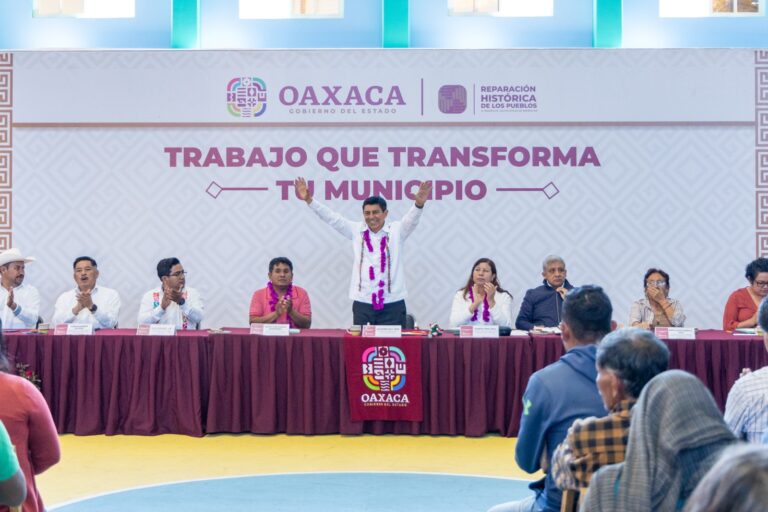Desde territorio, atiende Gobierno de Salomon Jara necesidades de Santa María Lachixío