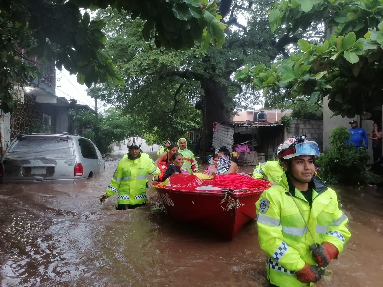 Instalan Refugio Temporal en Juchitán de Zaragoza por paso de la depresión tropical Once-E