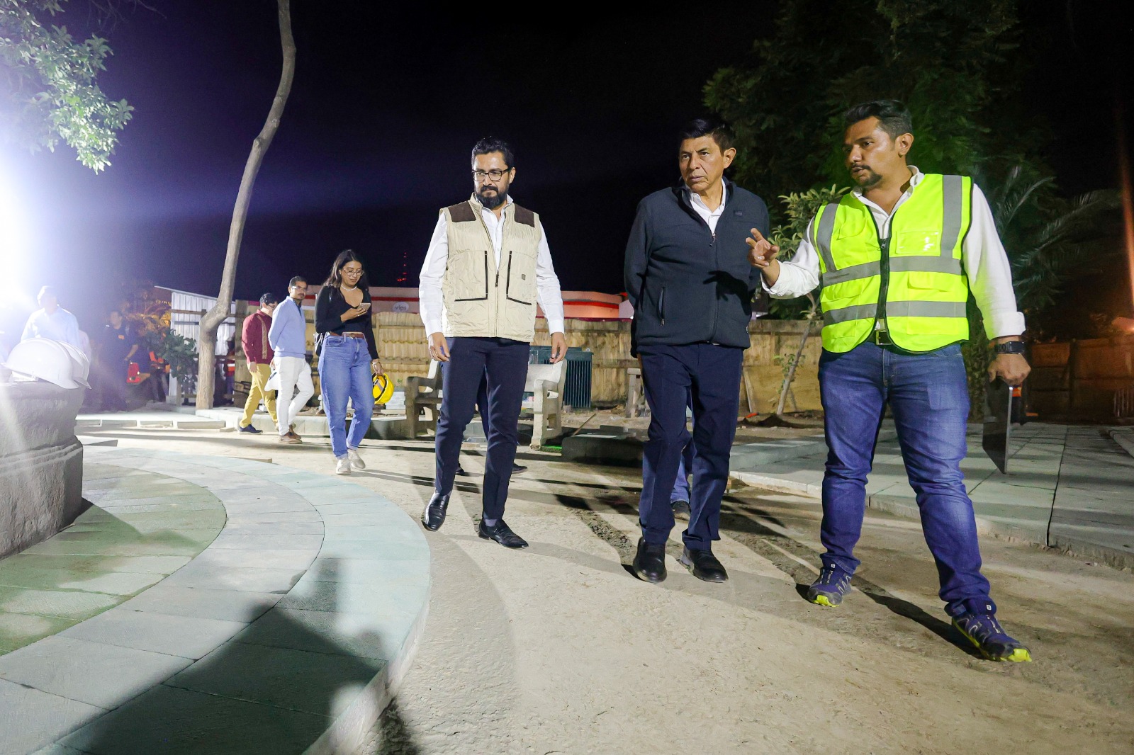 Supervisa Gobernador de Oaxaca trabajos de mejoramiento en el Paseo Juárez el Llano